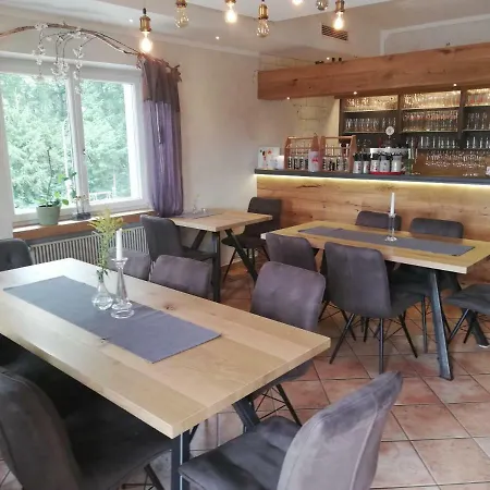 Waldgasthaus * 霍赫堡阿赫